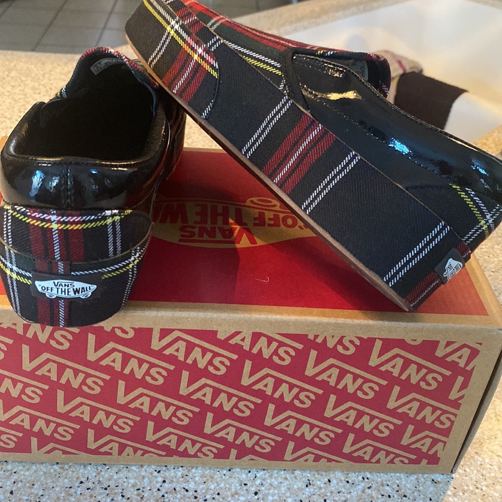 Vans - Picture 6 of 7